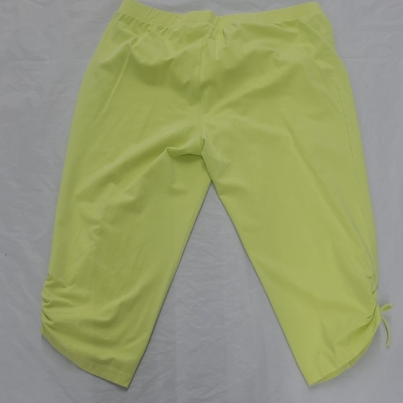 Lime Green Capris Cinched Leg Ties Chico's Size 3 / 16 Soft Stretchy Crop Pant - Picture 8 of 13